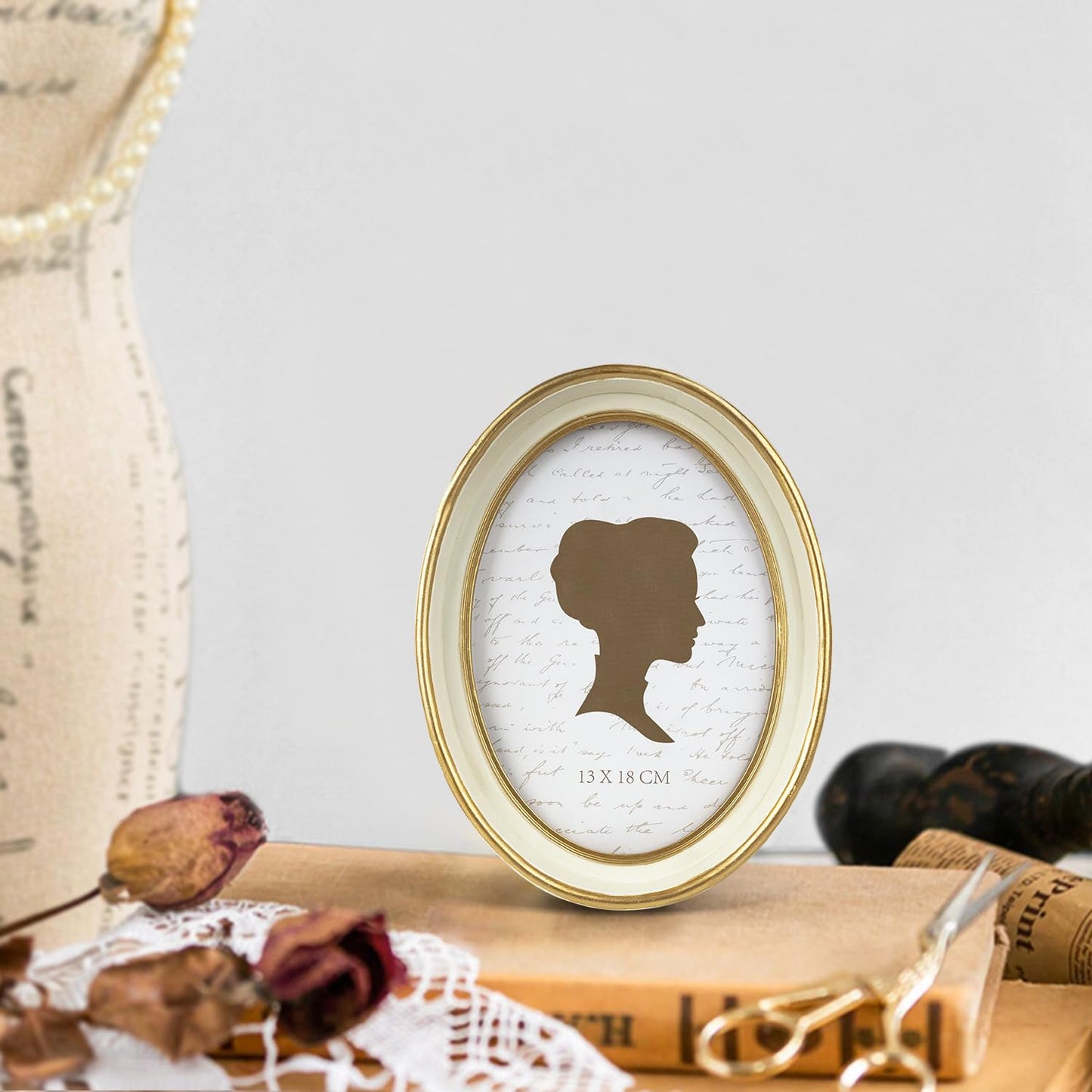 AELS 2.5x3.5 Inch Small Wallet Size Vintage Picture Frame, Elegant Antique Mini Photo Frames with Glass Front, Photo Display, Tabletop Wall Hanging, Gift Ideas, Black Oval with Gold Trim
