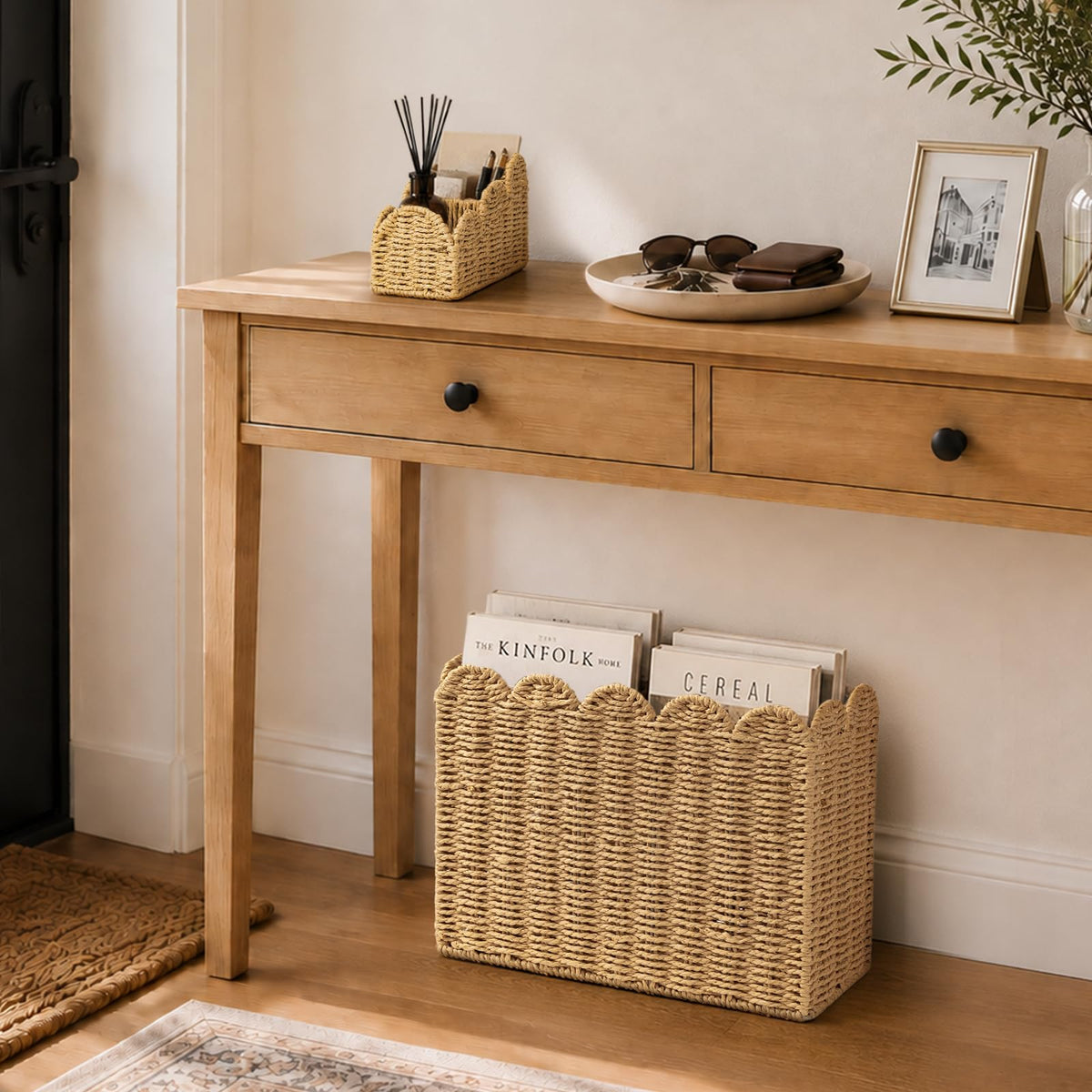 AELS Woven Natural Fibre Magazine Holder, Scalloped Edge Floor Magazine Rack, Hand-woven Organizer, Boho Modern Farmhouse Book Basket, File Newspaper Mail Holder for Office