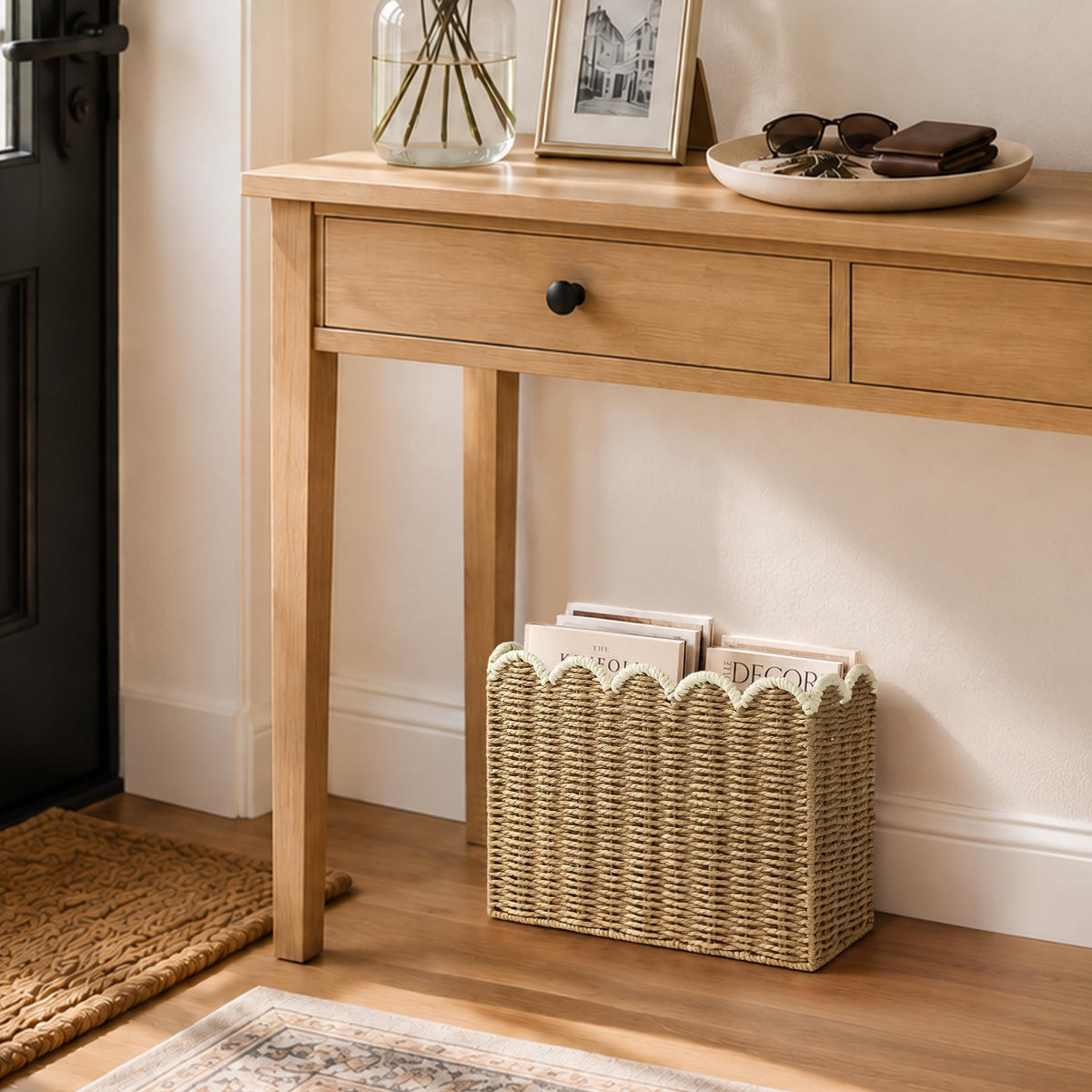AELS Woven Natural Fibre Magazine Holder, Scalloped Edge Floor Magazine Rack, Hand-woven Organizer, Boho Modern Farmhouse Book Basket, File Newspaper Mail Holder for Office