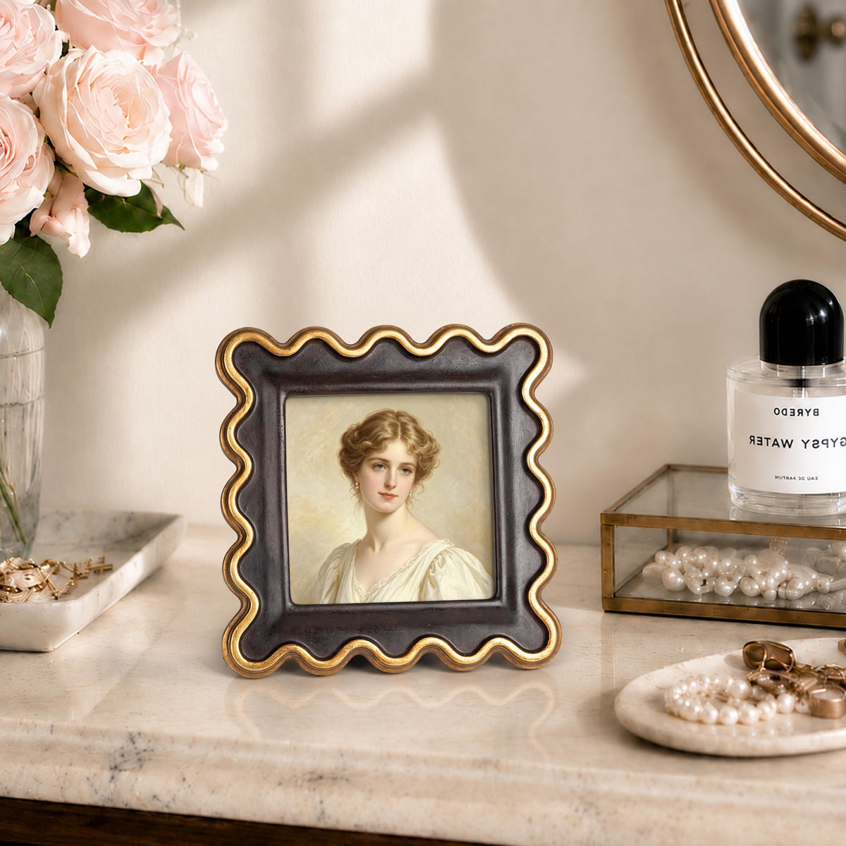 AELS 4x6 Inch Vintage Scalloped Picture Frame, Mid Century Modern Antique Photo Frames with Glass Front, Photo Display, Tabletop Wall Hanging, Gift Ideas, Dark Walnut