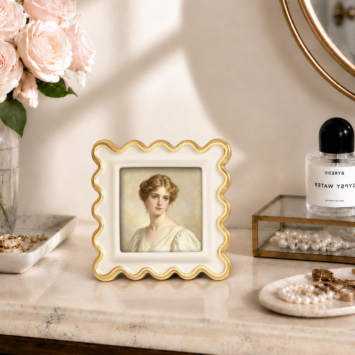 AELS 4x6 Inch Vintage Scalloped Picture Frame, Mid Century Modern Antique Photo Frames with Glass Front, Photo Display, Tabletop Wall Hanging, Gift Ideas, Dark Walnut