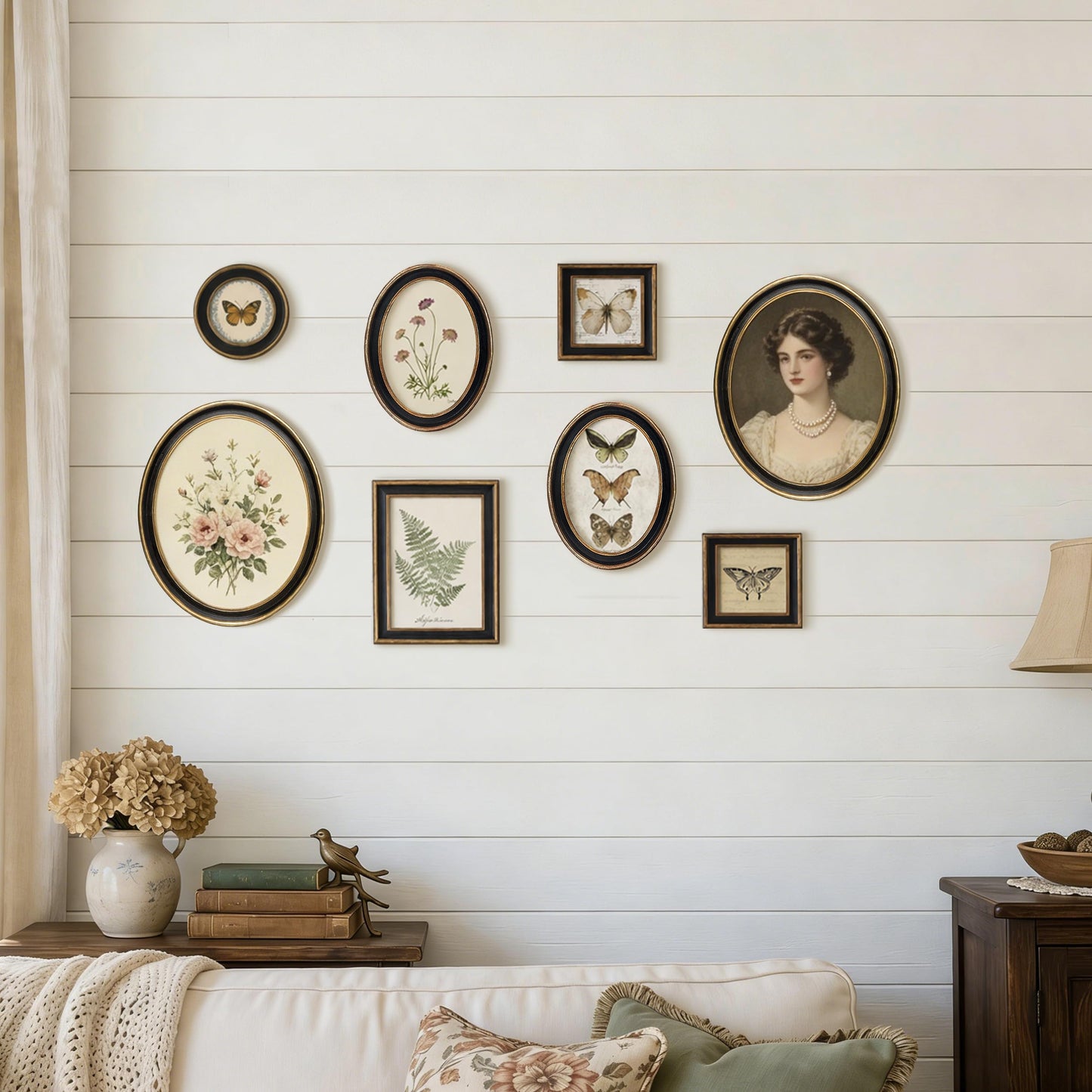 AELS 2.5x3.5 Inch Small Wallet Size Vintage Picture Frame, Elegant Antique Mini Photo Frames with Glass Front, Photo Display, Tabletop Wall Hanging, Gift Ideas, Black Oval with Gold Trim