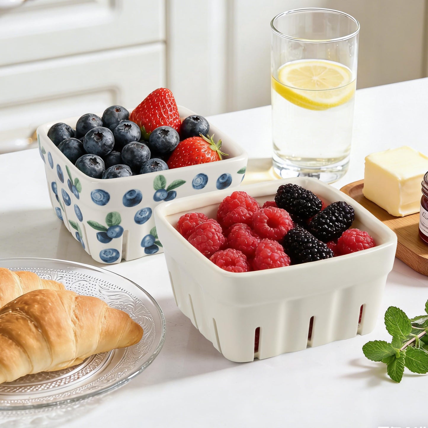 AELS Ceramic Berry Basket, 5.9" Container for Fruit & Vegetables, Farmhouse Fruit Bowl, Strawberry Decor, Farmers Market, White Pink and Cute Strawberry Pattern, Stoneware Harvest Bowls for Kitchen