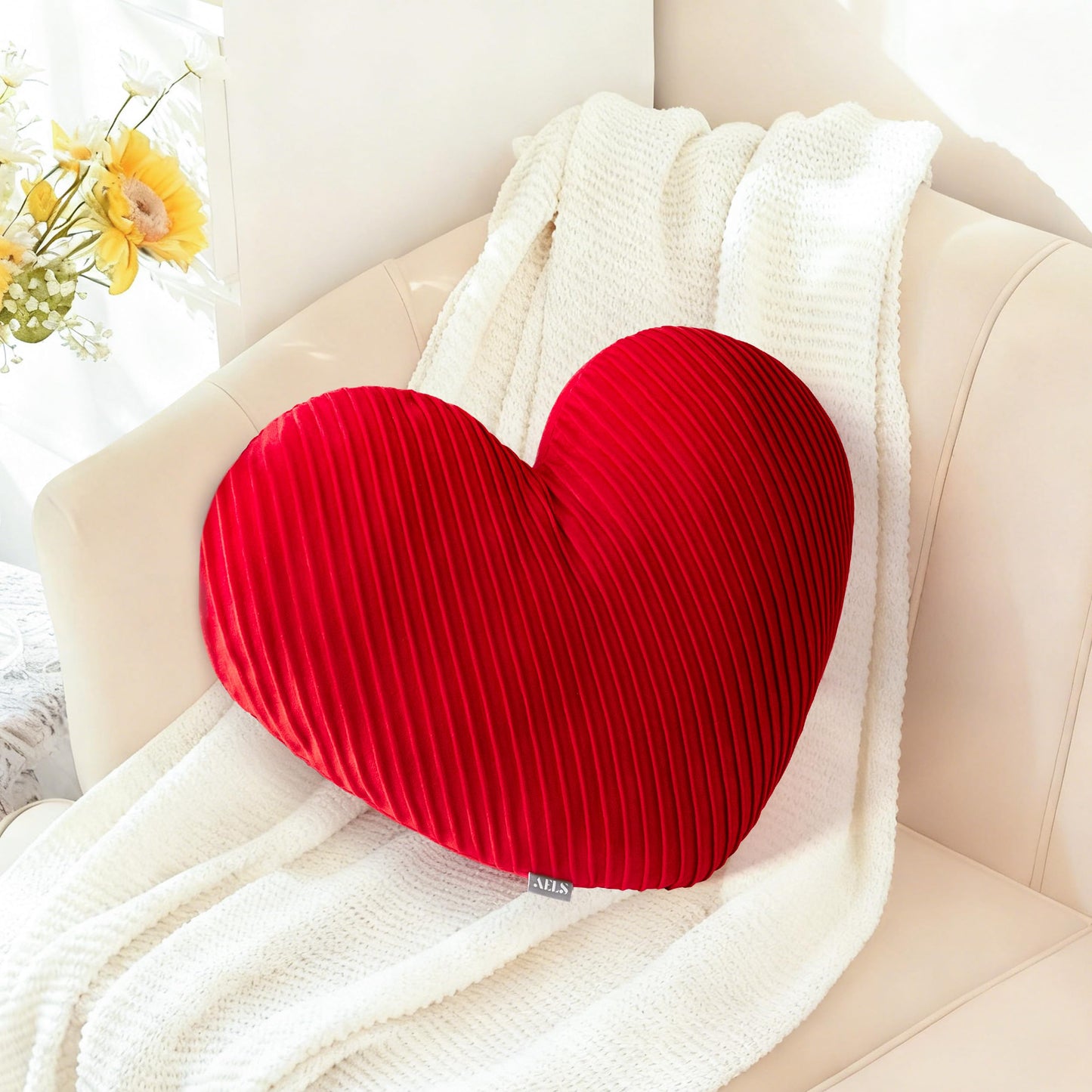 AELS Heart Shaped Pillow, 17.7 Inches Heart Decorative Throw Pillows, Velvet Love Cute Pillows, Valentines Day Decorations, Wedding Decor, Living Room Bedroom Nursery Decor, Golden