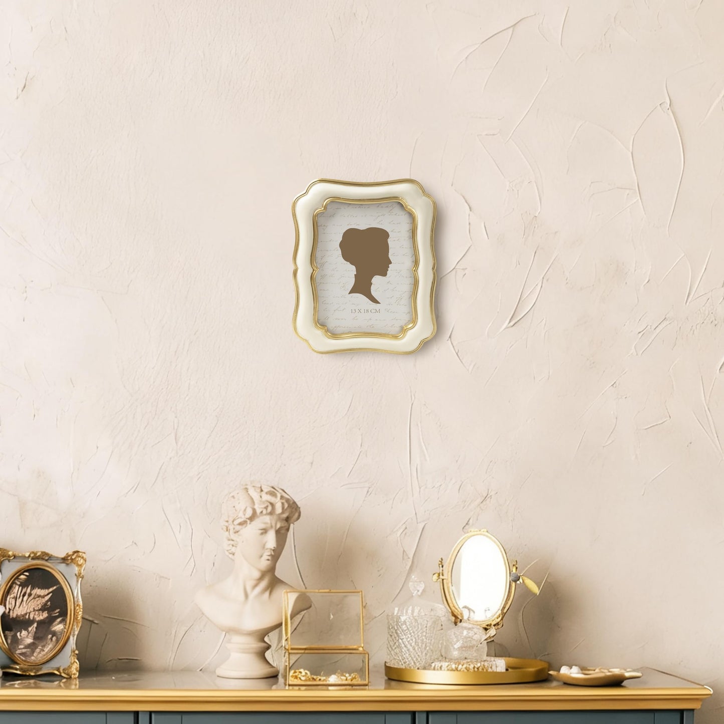 AELS 5x7 Inch White Gold Scalloped Vintage Picture Frame, Elegant Antique Photo Frames with Glass Front for Wedding, Photo Display, Tabletop Wall Hanging, Gift Ideas