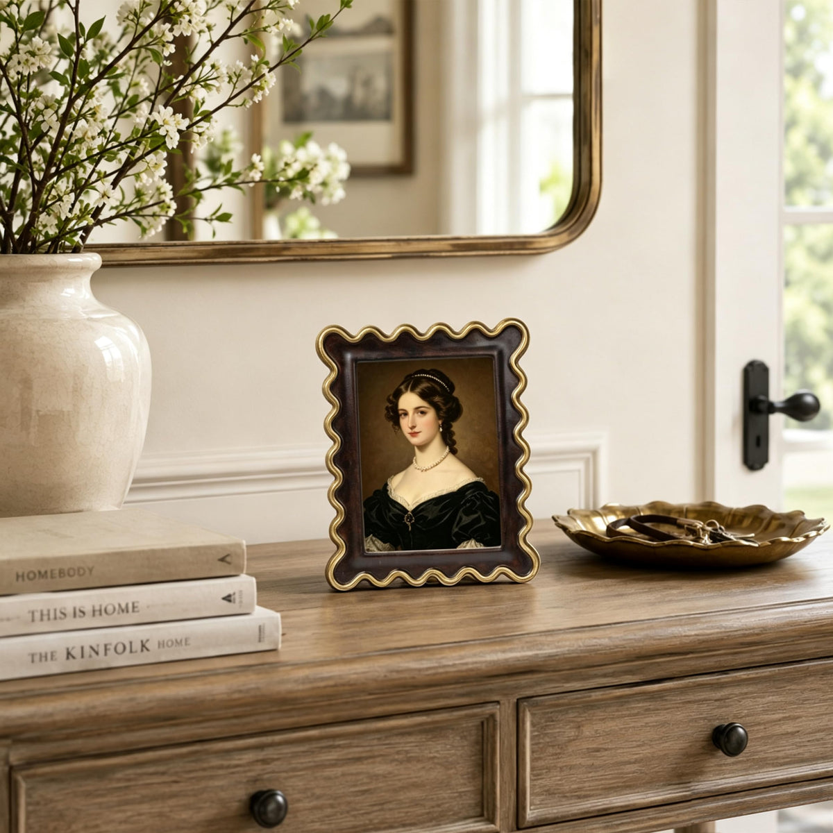 AELS 4x6 Inch Vintage Scalloped Picture Frame, Mid Century Modern Antique Photo Frames with Glass Front, Photo Display, Tabletop Wall Hanging, Gift Ideas, Dark Walnut