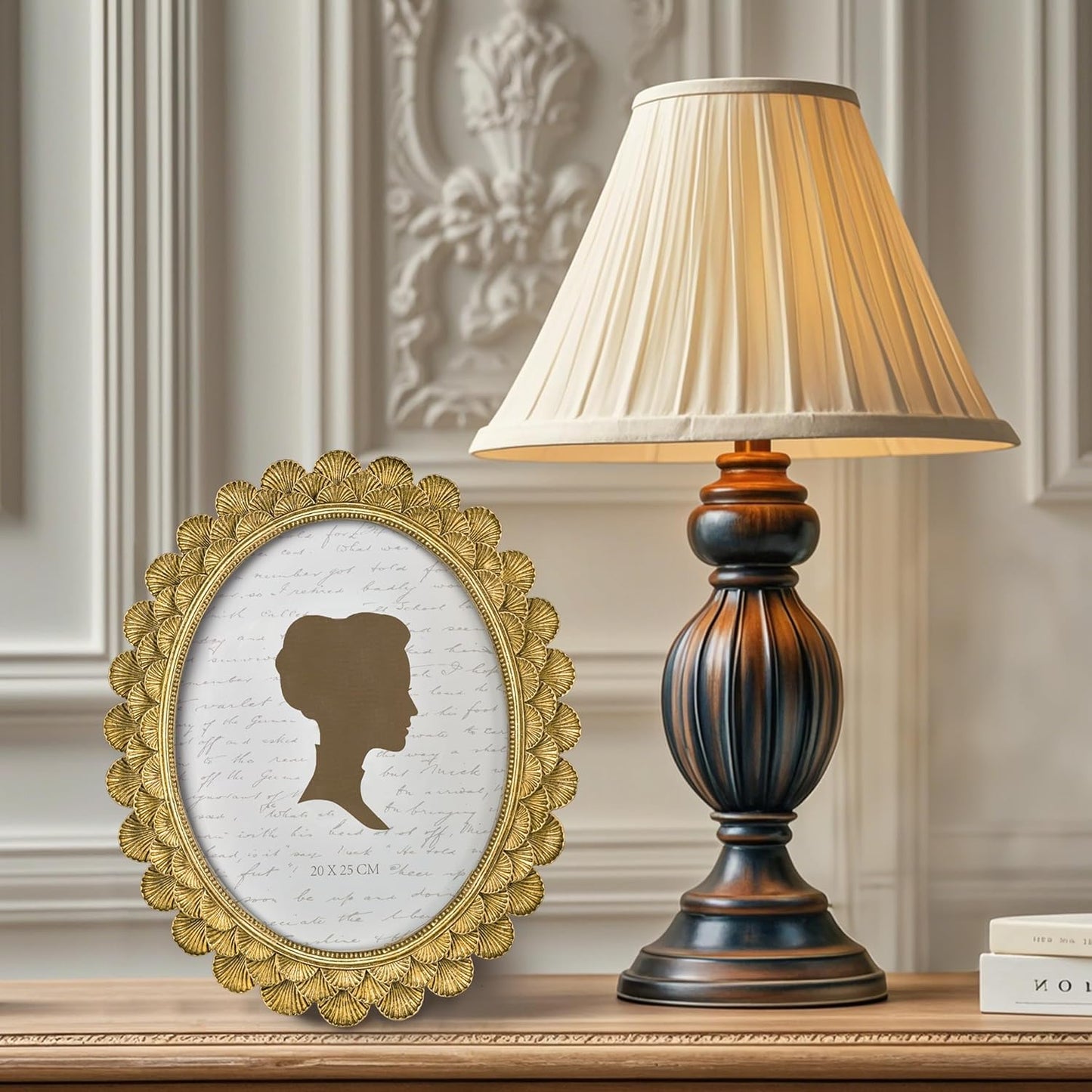 AELS 8x10 Inch Vintage Scalloped Picture Frame, Elegant Antique Oval Photo Frames with Glass Front, Photo Display, Tabletop Wall Hanging, Gift Ideas, Golden Bronze
