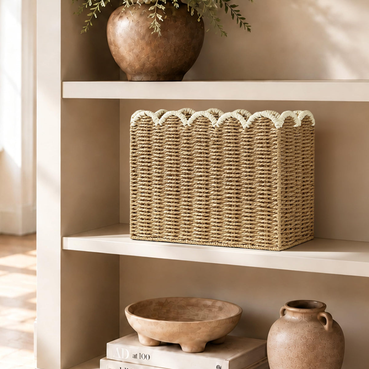 AELS Woven Natural Fibre Magazine Holder, Scalloped Edge Floor Magazine Rack, Hand-woven Organizer, Boho Modern Farmhouse Book Basket, File Newspaper Mail Holder for Office