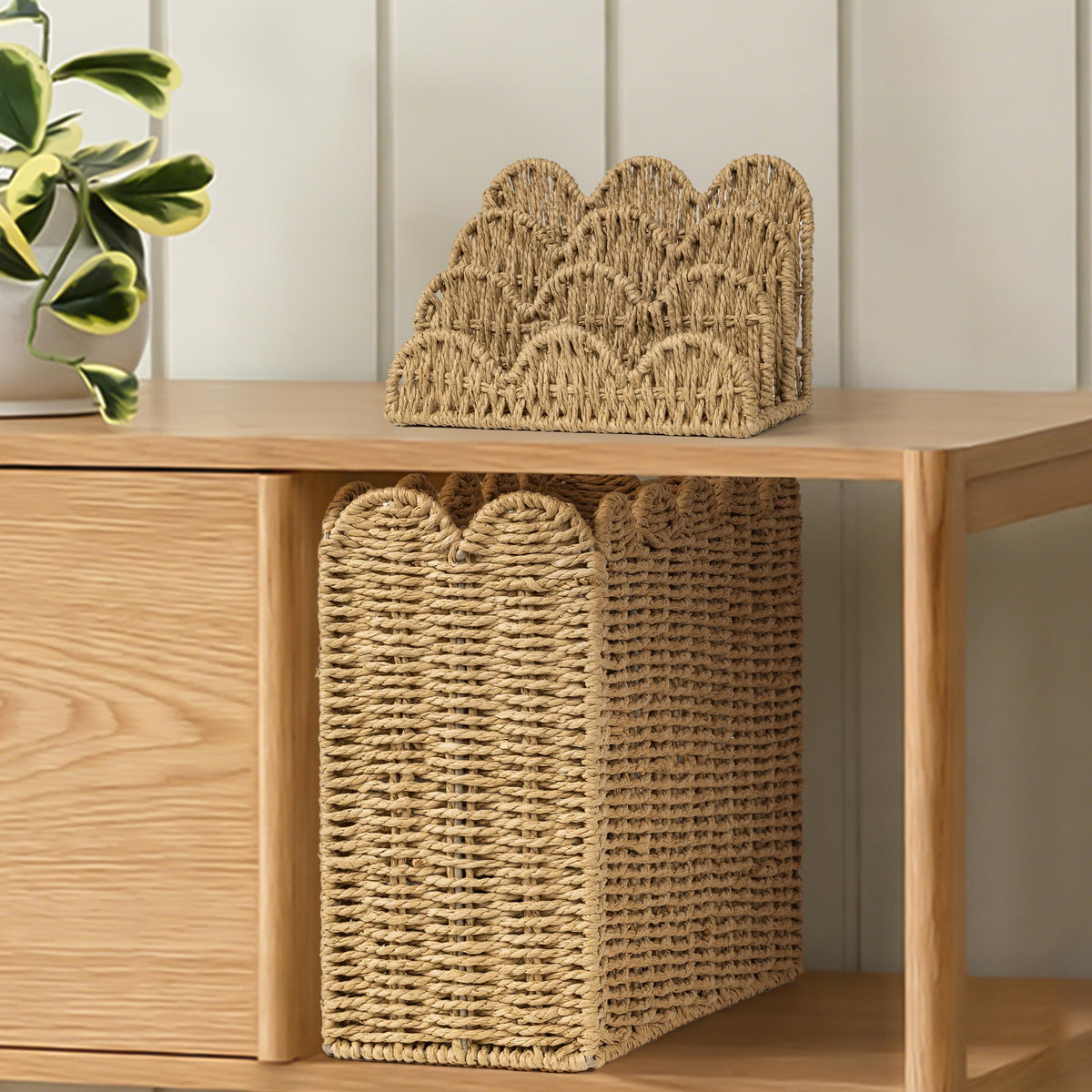 AELS Woven Natural Fibre Magazine Holder, Scalloped Edge Floor Magazine Rack, Hand-woven Organizer, Boho Modern Farmhouse Book Basket, File Newspaper Mail Holder for Office