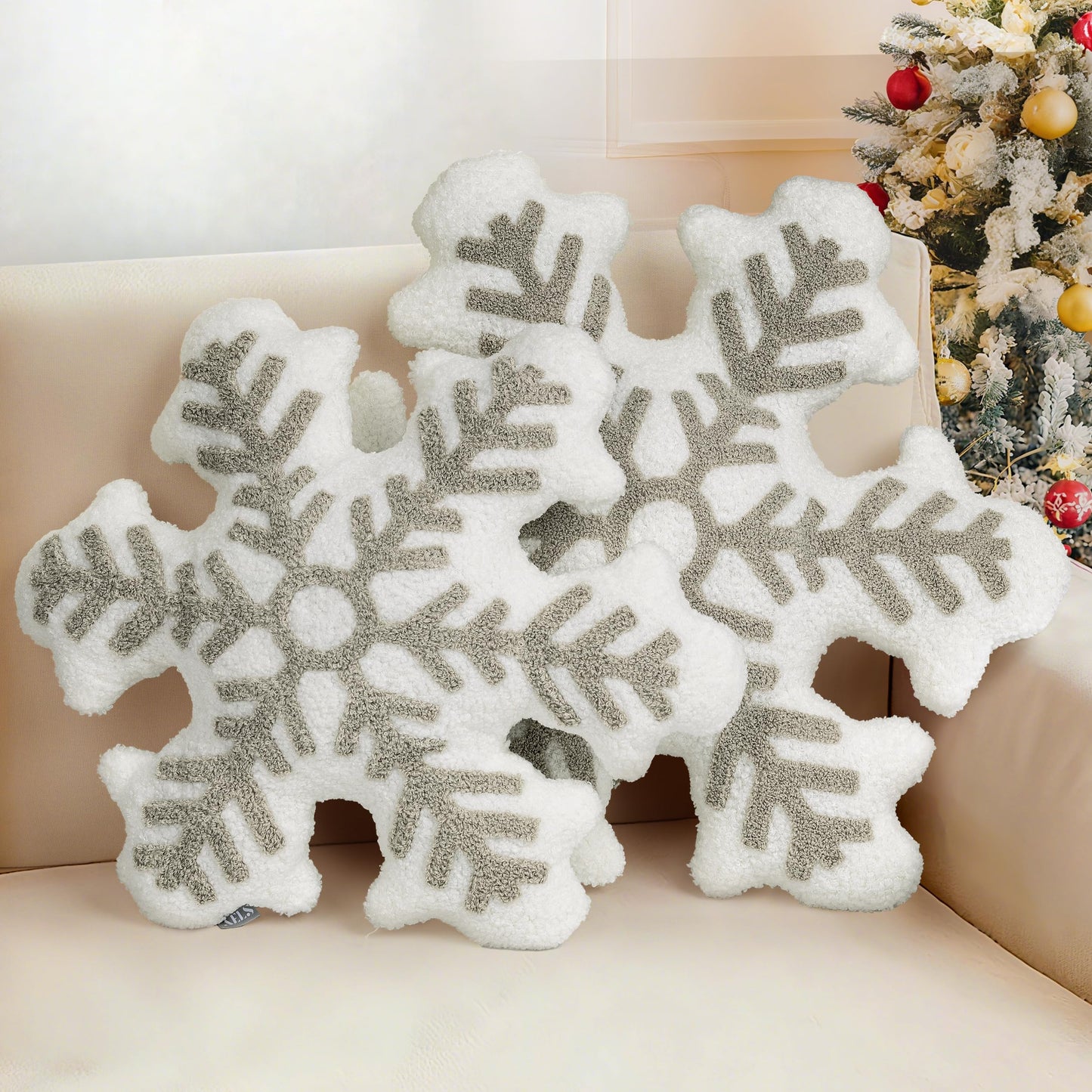 AELS 21.6 Inches 3D Snowflake Christmas Decorative Throw Pillow, Cute Winter Faux Fur Plush Throw Pillow, Living Room Bedroom Nursery Decor, White Christmas Decoration, Snow White